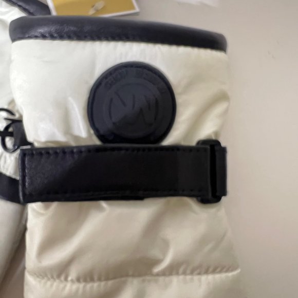 Michael Kors Quilted Black & White Leather Palm Touch Gloves with MK Logo. Sz M - Picture 6 of 16